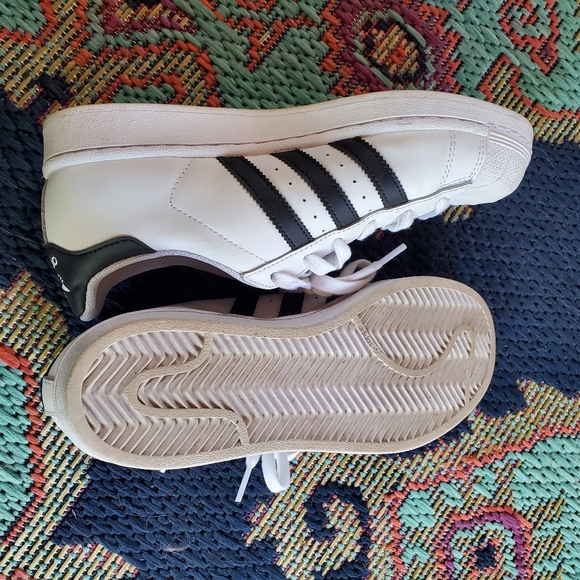 Adidas Superstars - White/Black Women's Sz 7 - Picture 4 of 4